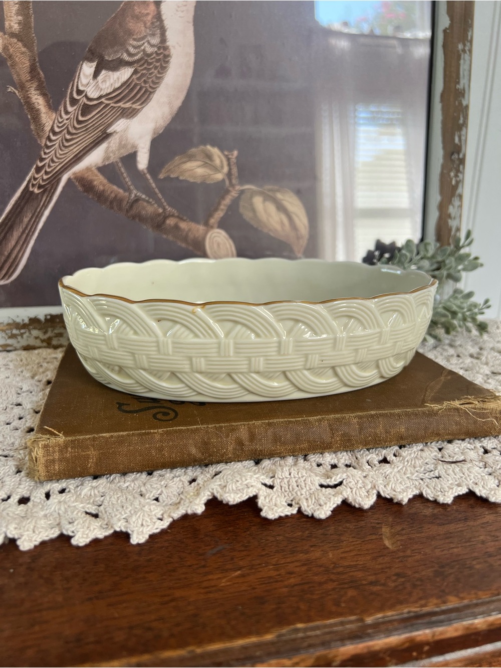Crown Classics Cream Basketweave Decorative Dish with 18k Gold Trim